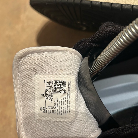 Nike Kids Brown and White Sneakers - Picture 5 of 6